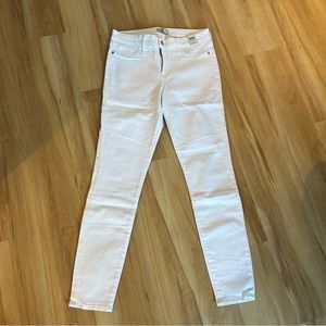 NWT A&F Low-Rise White Jeans - Sz 28/6
